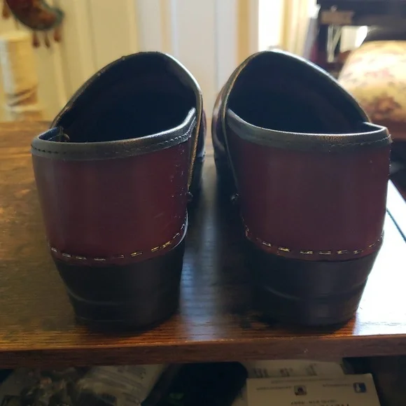 Dansko Women's Working Clogs Cordovan Sz 37/7 - Picture 6 of 12